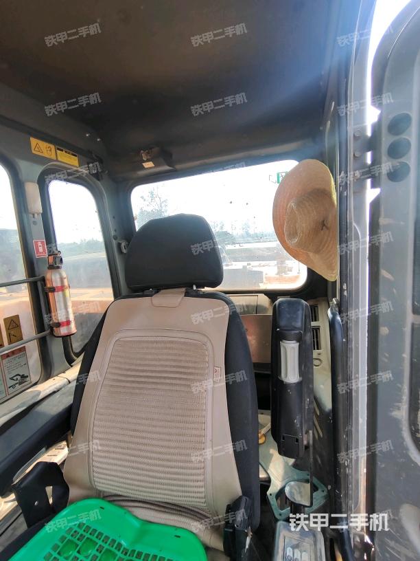 后窗玻璃角标(驾驶室部分) 后窗玻璃角标(驾驶室部分)