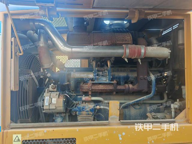 发动机右侧（整机外观及大件）