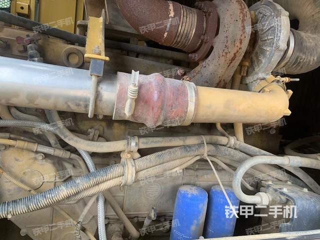 发动机右侧（整机外观及大件）