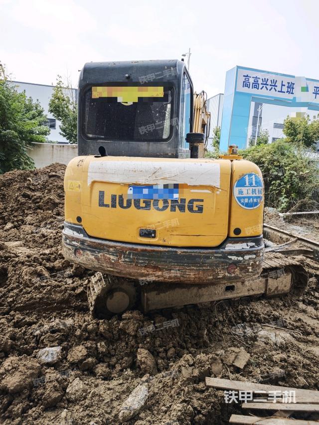 右驱动轮（行走机构）