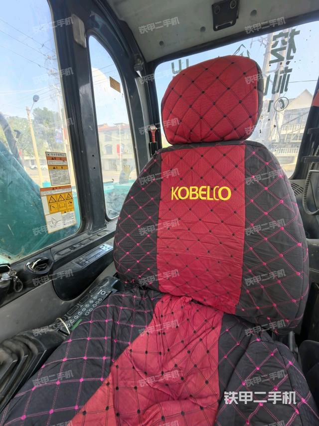 后窗玻璃角标（驾驶室部分）