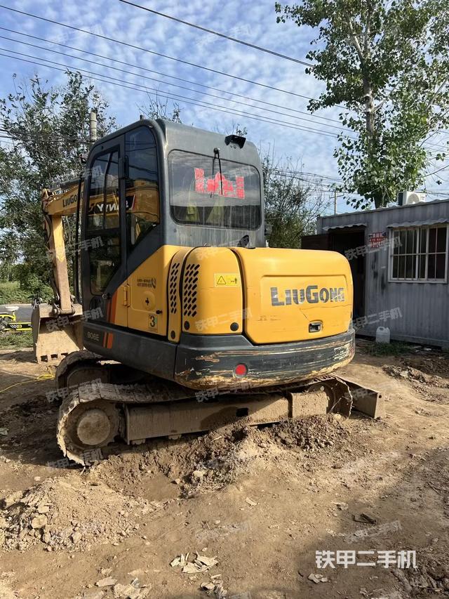 單側(cè)履帶整體（整機(jī)外觀）