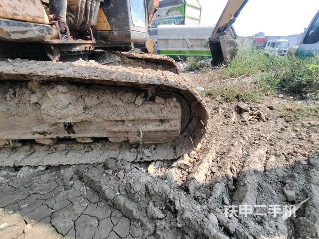 右侧行走马达盖板（行走机构）