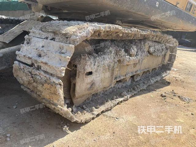 單側(cè)履帶整體（整機(jī)外觀）