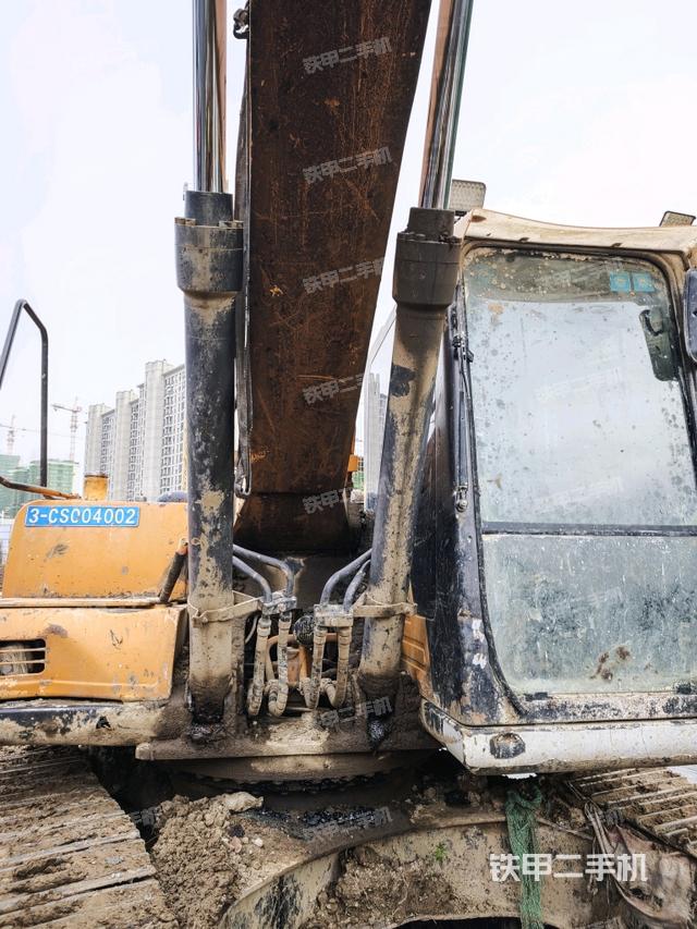 大臂油缸整體?豎拍（工作和回轉(zhuǎn)裝置）