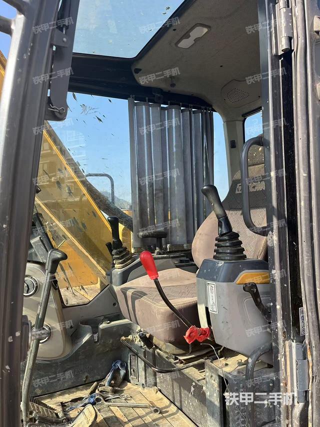 駕駛室整體（整機(jī)外觀）