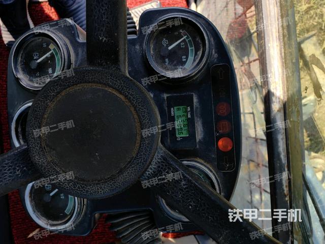 显示屏 (驾驶室部分) 显示屏 (驾驶室部分)