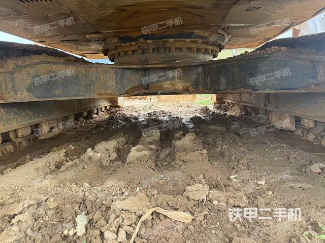 驾驶室整体(整机外观) 驾驶室整体(整机外观)
