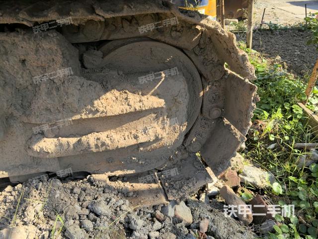 左驅(qū)動輪（行走機構(gòu)）