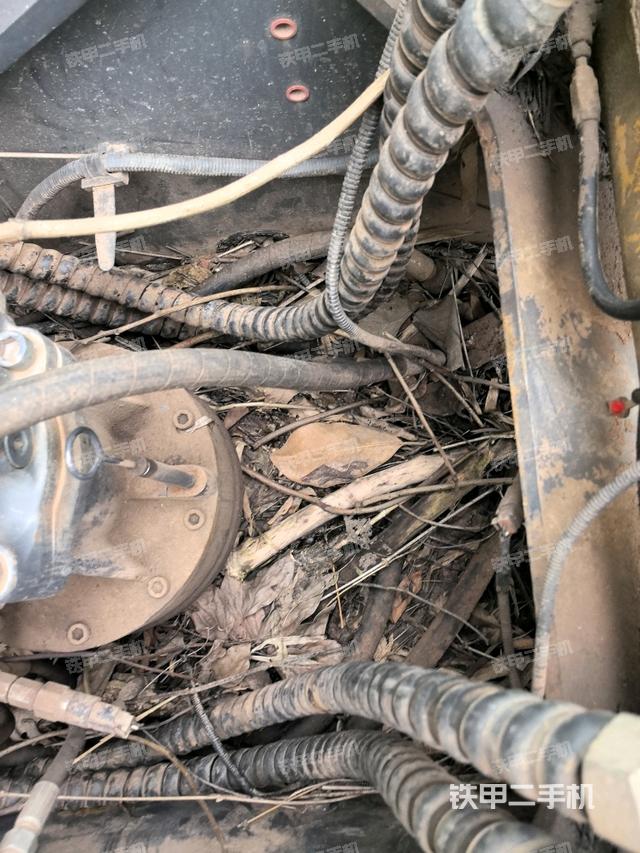 中央回轉(zhuǎn)接頭特寫（上車部件）