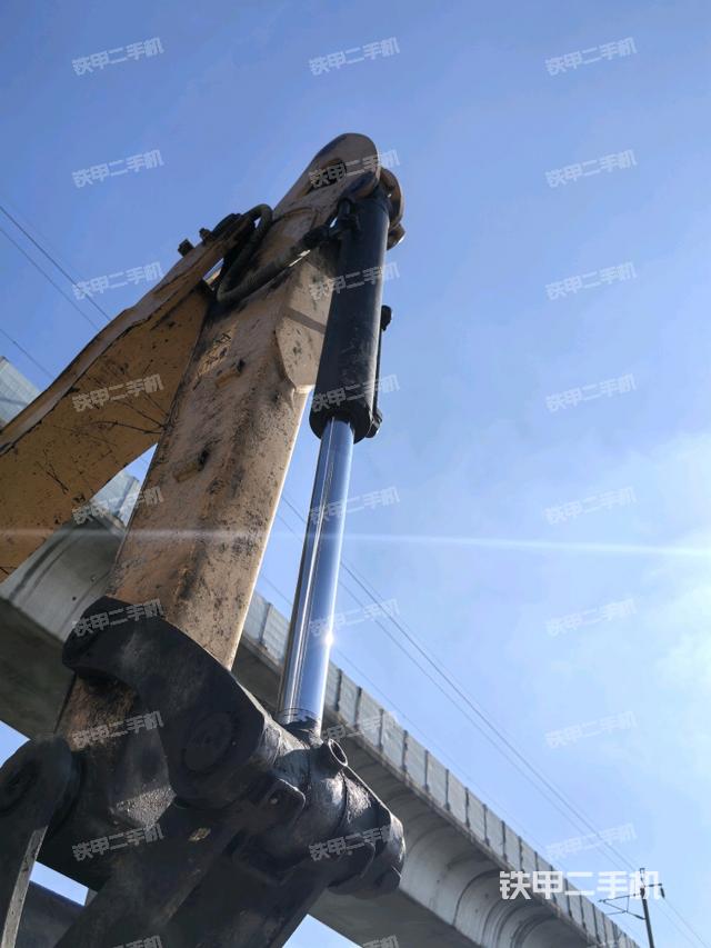 鏟斗右后整體（工作和回轉(zhuǎn)裝置）