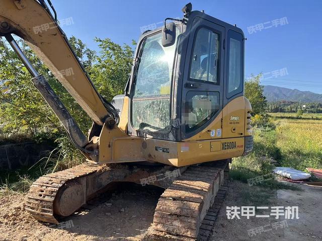 徐工XE60DA挖掘機(jī)