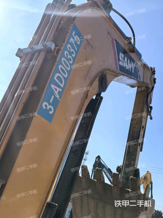 轉(zhuǎn)盤和下車架正前（工作和回轉(zhuǎn)裝置）