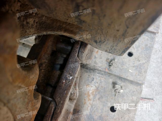 左側(cè)行走馬達(dá)蓋板（行走機(jī)構(gòu)）