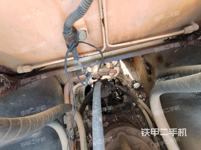 中央回转接头特写（上车部件）