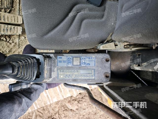 座椅左側(cè)控制臺/音響/含左手柄（駕駛室部分）