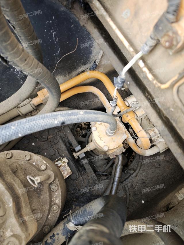 中央回轉(zhuǎn)接頭特寫（上車部件）