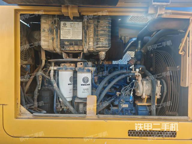 发动机左侧（整机外观及大件）