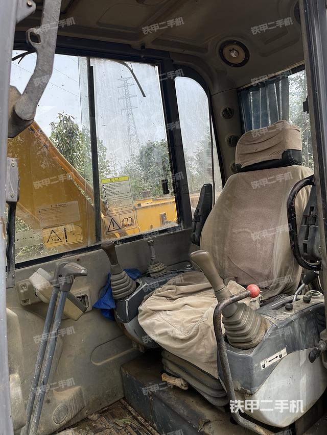 驾驶室整体（整机外观）