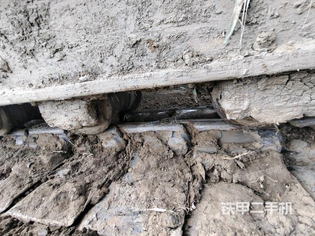 左侧行走马达盖板(行走机构) 左侧行走马达盖板(行走机构)