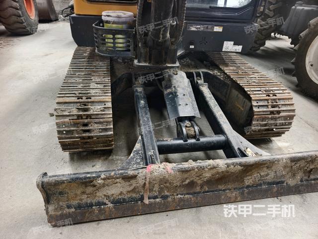 轉(zhuǎn)盤和下車架正前（工作和回轉(zhuǎn)裝置）