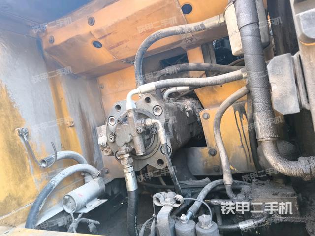 液壓泵艙室正面整體（整機(jī)外觀）