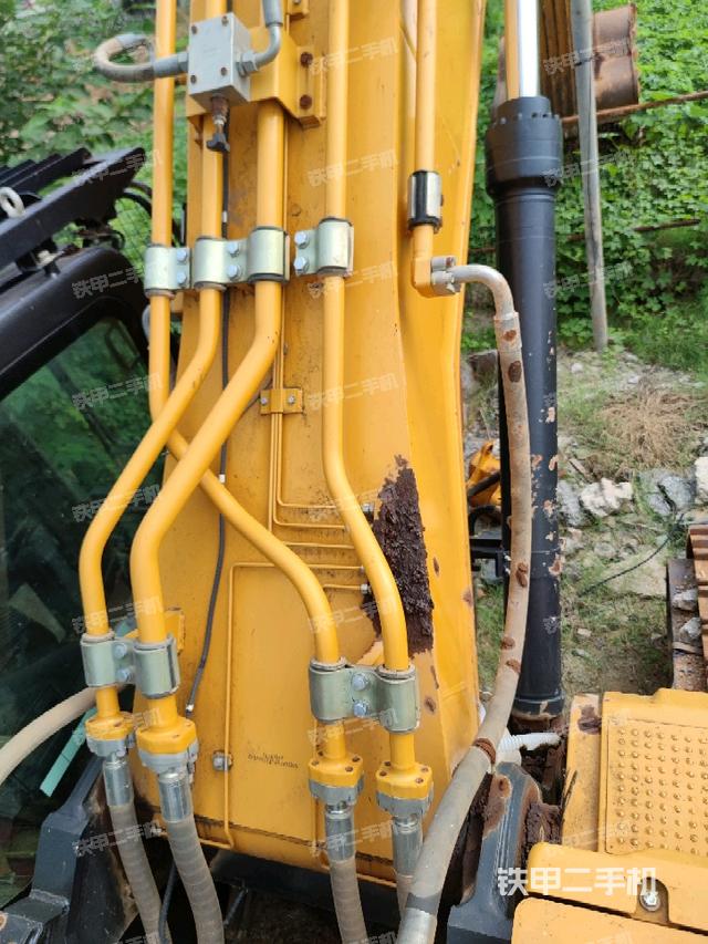 大臂背部俯視（工作和回轉(zhuǎn)裝置）