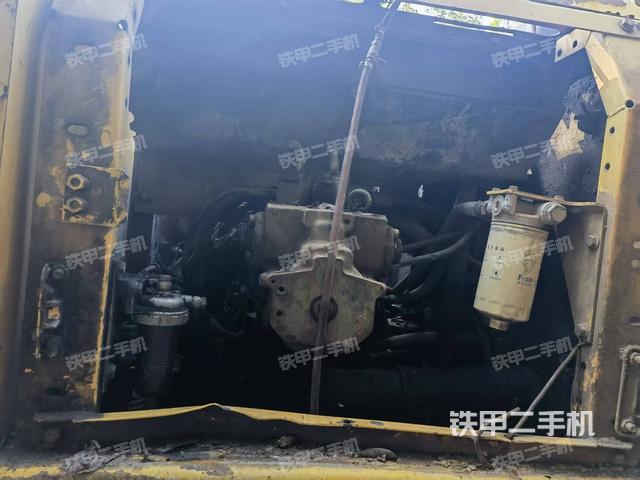 液壓泵艙室正面整體（整機(jī)外觀）