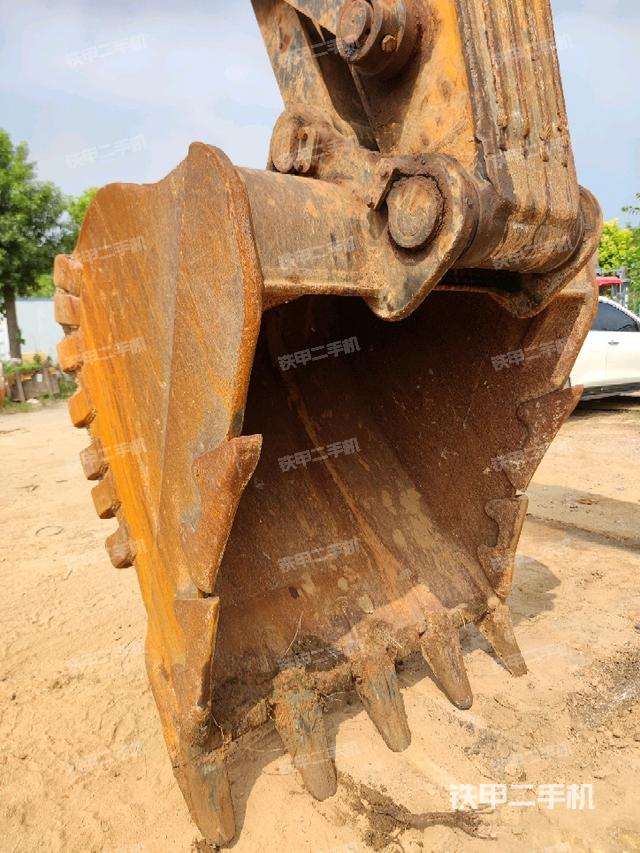 鏟斗右后整體（工作和回轉(zhuǎn)裝置）