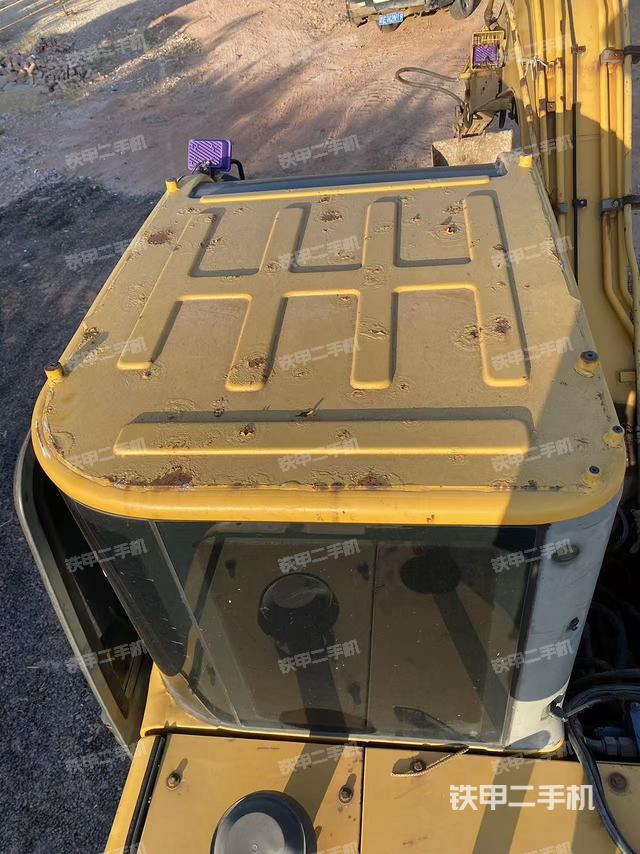 驾驶室顶部（整机外观）