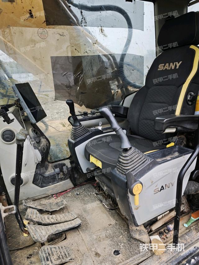 后窗玻璃角標(biāo)（駕駛室部分）