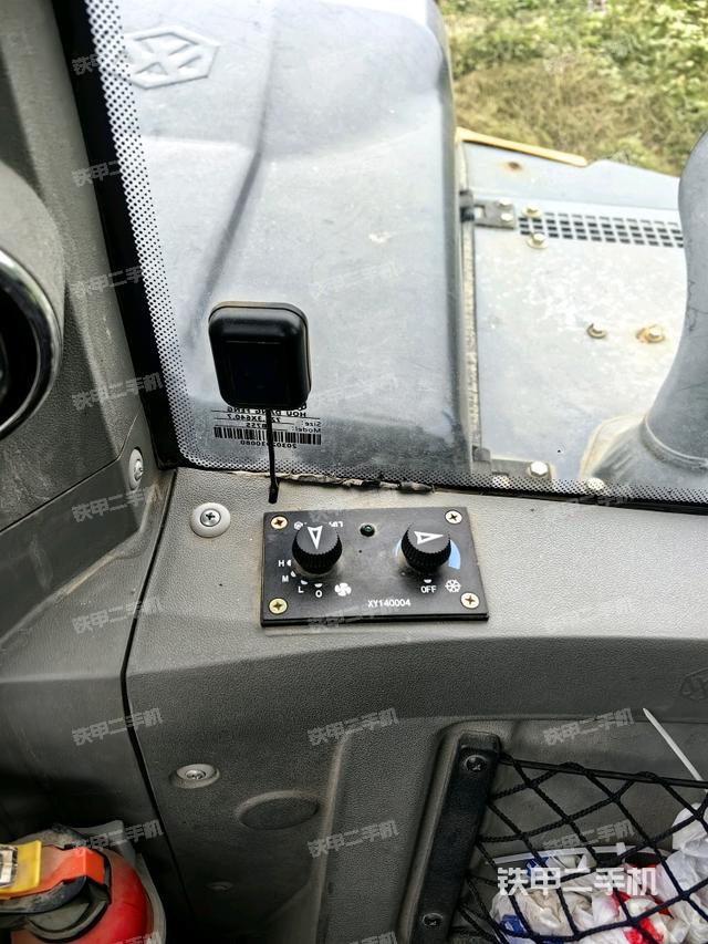 后窗玻璃角标(驾驶室部分) 后窗玻璃角标(驾驶室部分)