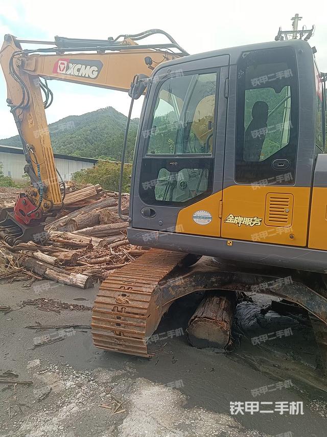 驾驶室顶部（整机外观）