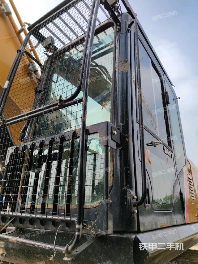 駕駛室左前45度（駕駛室部分）