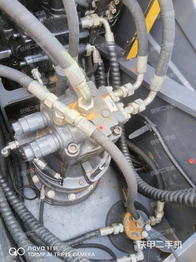 回轉(zhuǎn)馬達（上車部件）