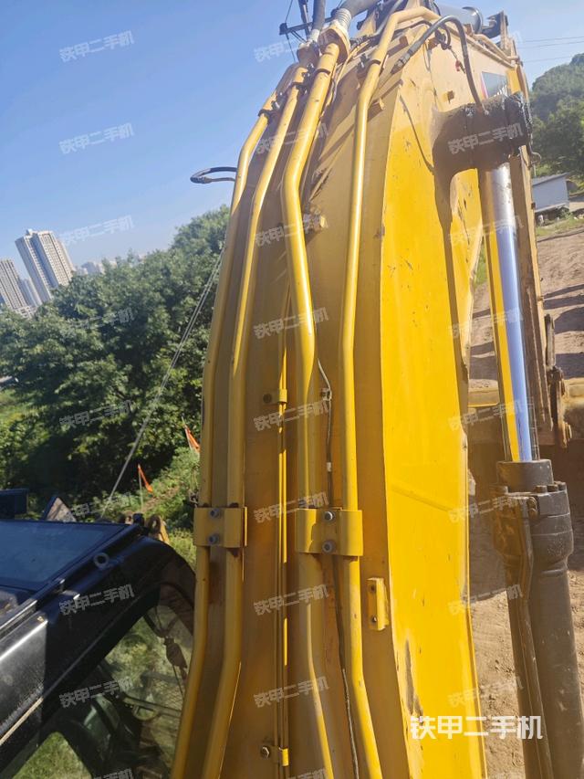 大臂背部俯視（工作和回轉(zhuǎn)裝置）