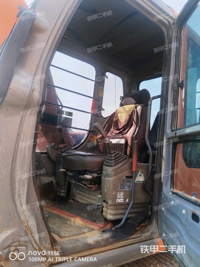 驾驶室整体（整机外观）