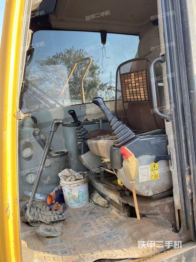 驾驶室整体（整机外观）