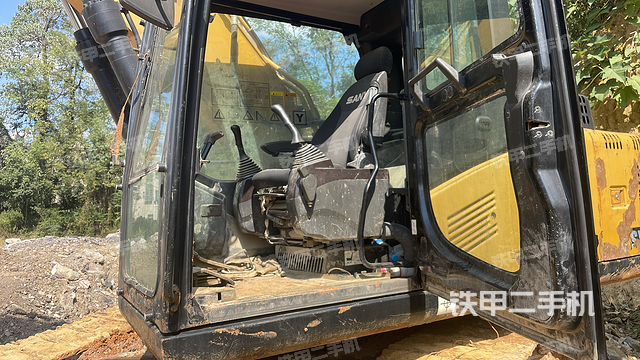 驾驶室整体（整机外观）