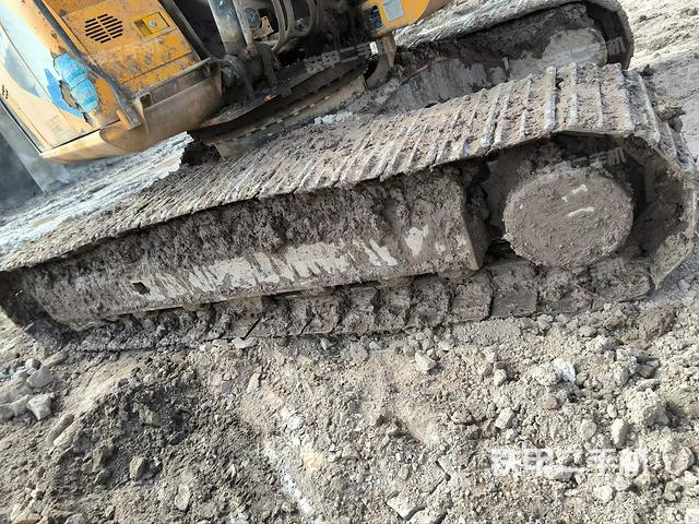 左侧履带整体 （行走机构）