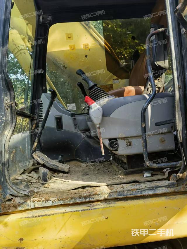 駕駛室整體（整機(jī)外觀）