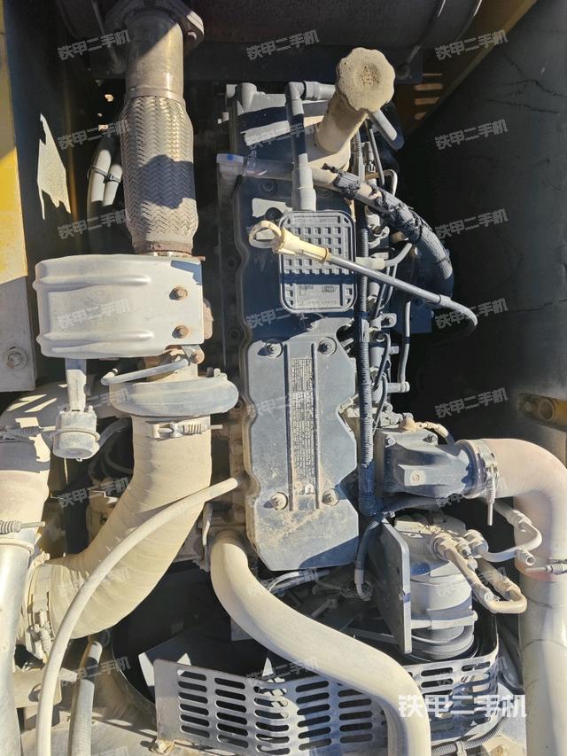 發(fā)動(dòng)機(jī)室（上車部件）