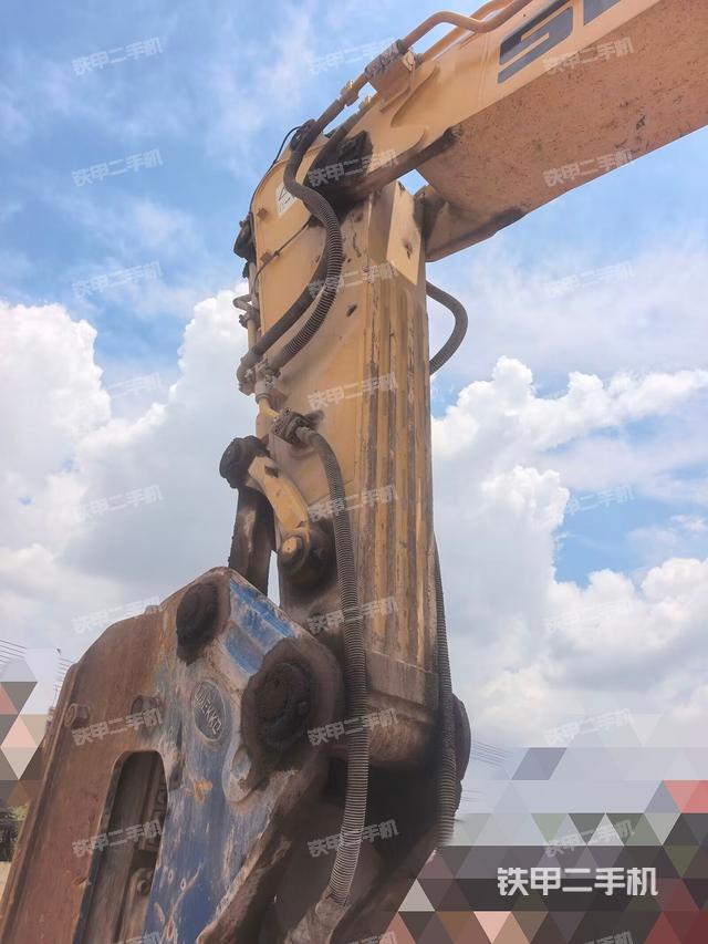 小臂整体左后（工作和回转装置）