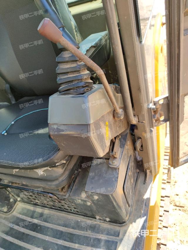 座椅左側(cè)控制臺(tái)/音響/含左手柄（駕駛室部分）