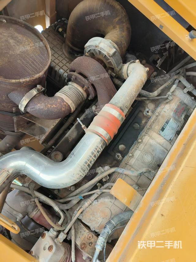 发动机右侧（整机外观及大件）