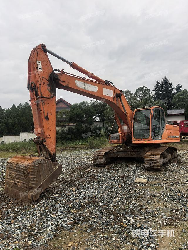 斗山DX260LC挖掘機(jī)