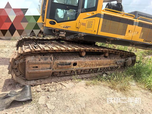 左侧履带整体 （行走机构）