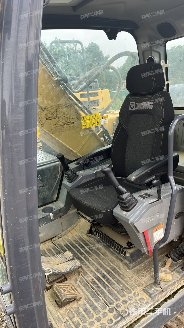 驾驶室整体（整机外观）