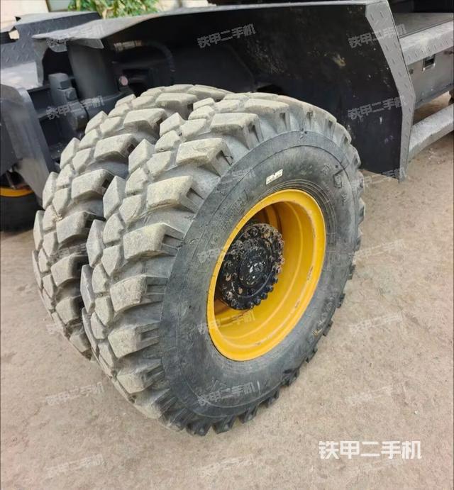 單側履帶整體（整機外觀）