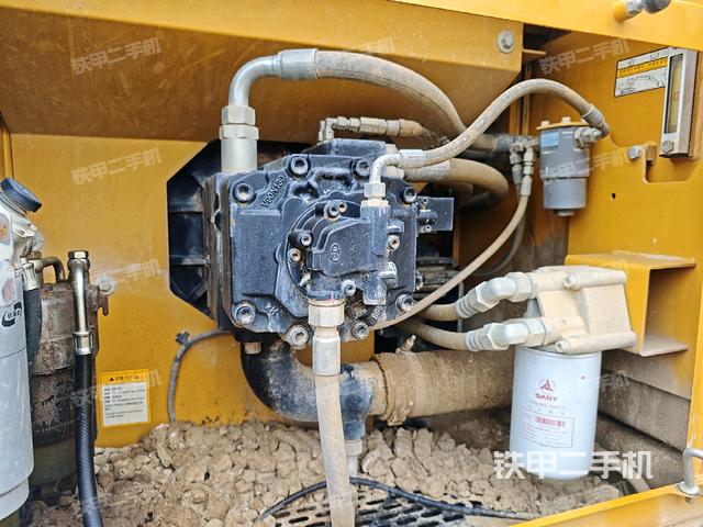 液壓泵斜45?左（大件艙室）